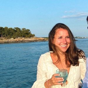 Meet your Posher, Christina